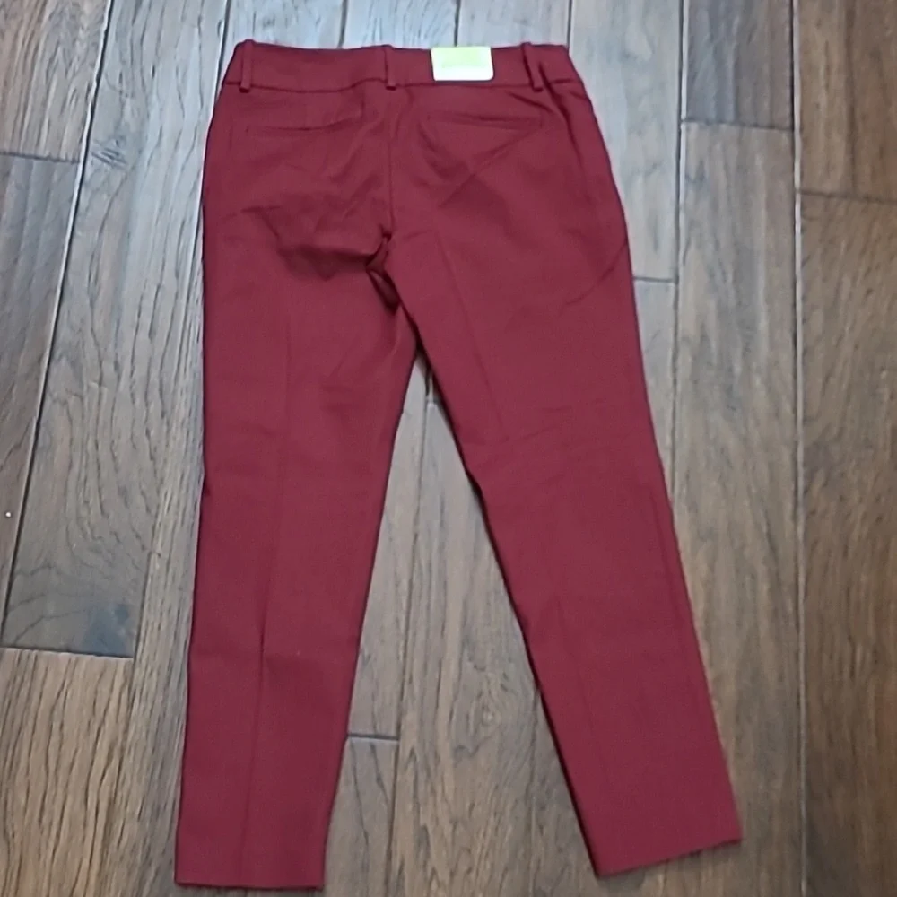 NWT Merona Berry Maroon Modern Fit Ankle Pants size 6